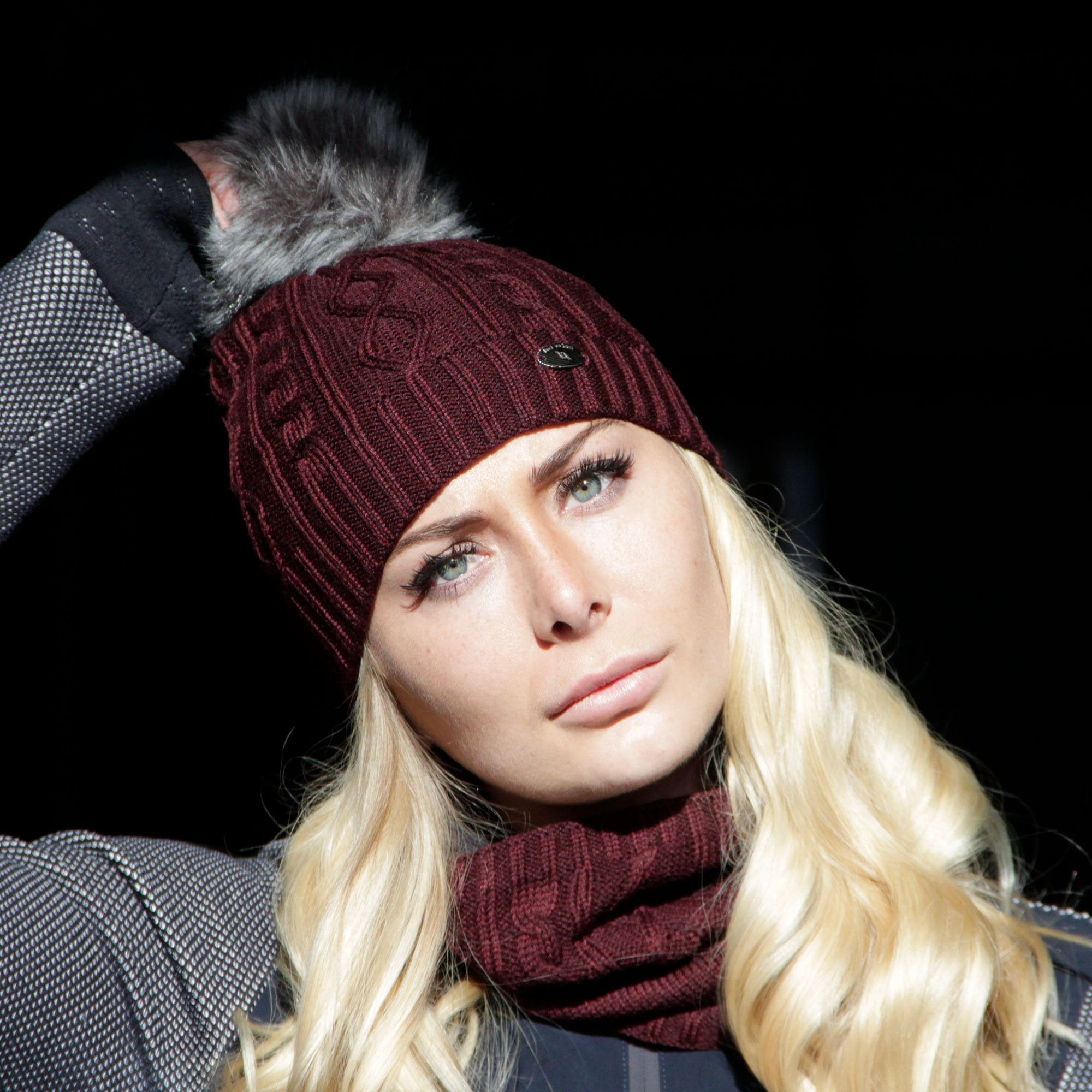 Rose Hat - Back on Track Danmark