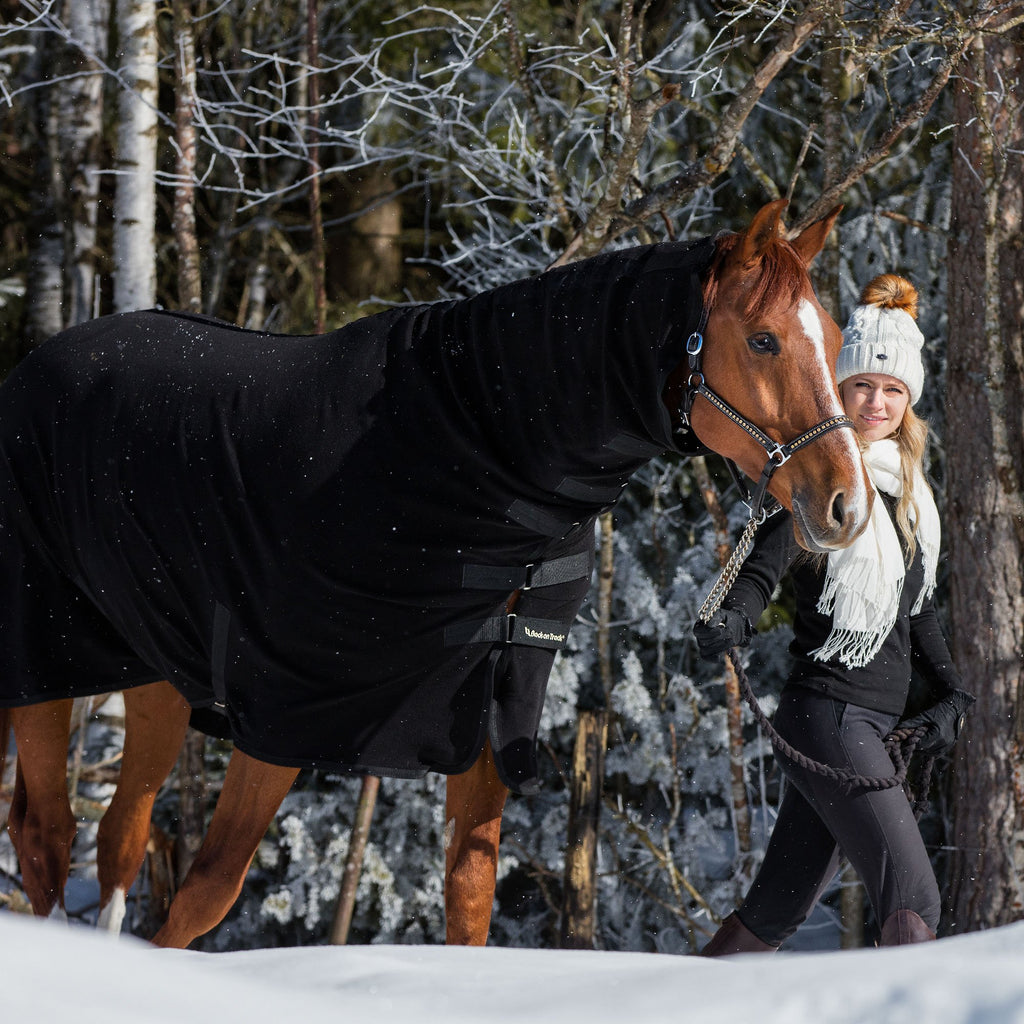 Fleecedækken med hals - Back on Track Danmark