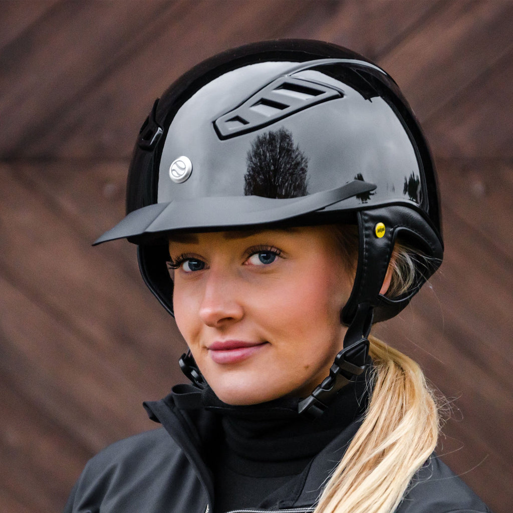 EQ3 Lynx Shiny Hjelm - Back on Track Danmark