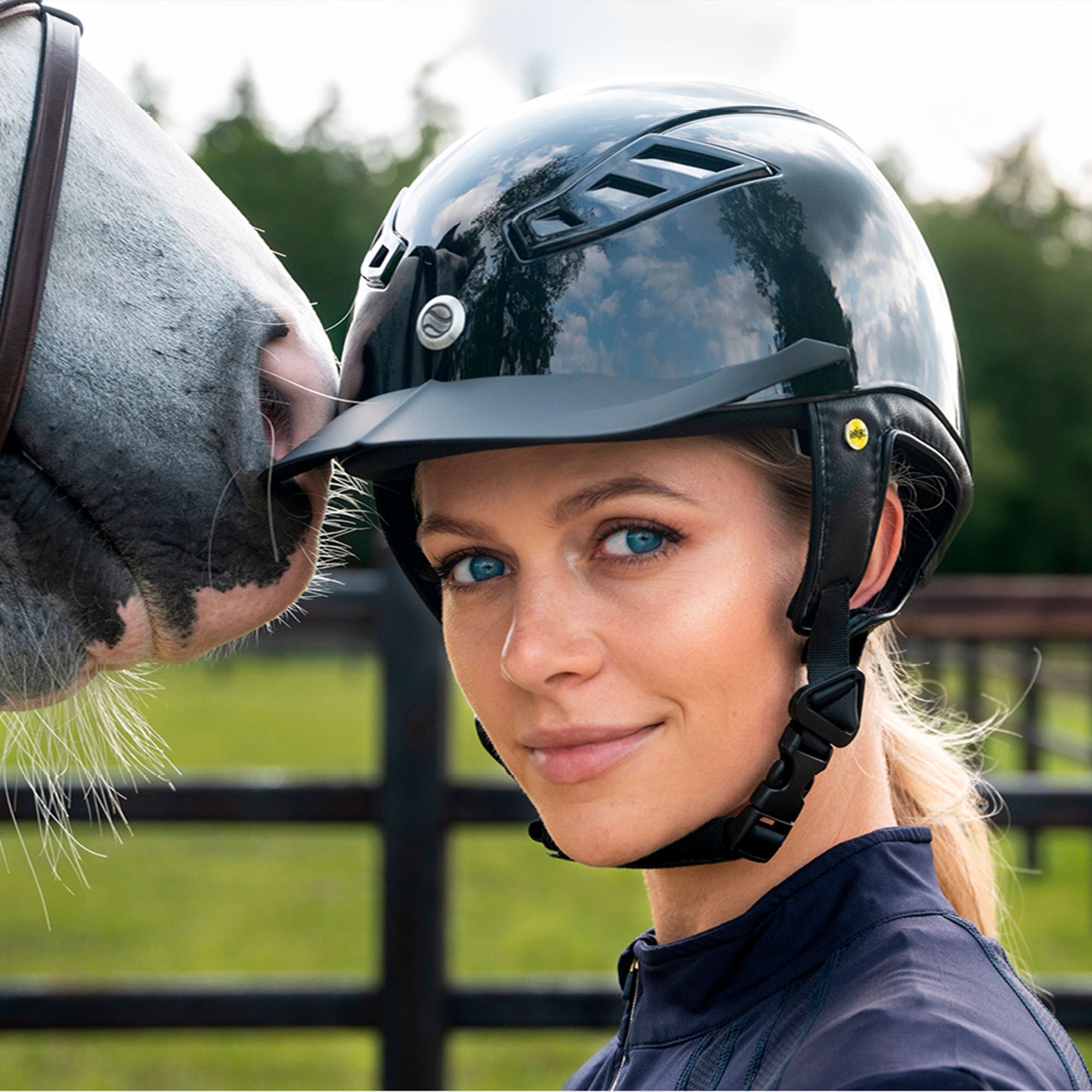EQ3 Lynx Shiny Hjelm - Back on Track Danmark
